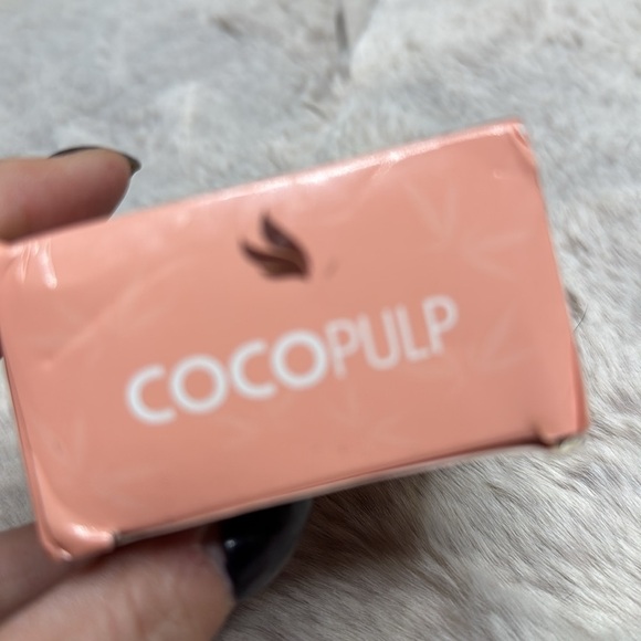 Coco-Pulp Bar LIGHTENING SOAP - Picture 2 of 2